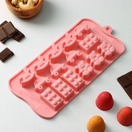 Форма для льда и шоколада Доляна «Детские игрушки», 21×11 см, 15 ячеек (3,5×2 см), цвет МИКС