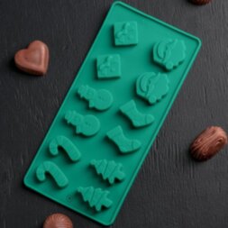 Форма для шоколада «Новый год», 21,5×10 см, 12 ячеек, цвет МИКС