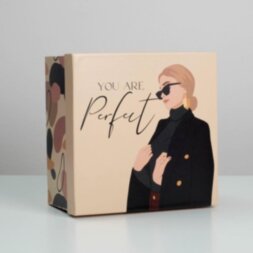 Коробка подарочная квадратная «Girl», 22 × 22 × 12 см