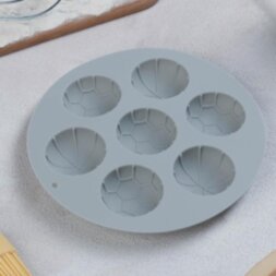 Форма для муссовых десертов и выпечки Доляна «Спортивные мячи», 15,5×15,5 см, цвет серый