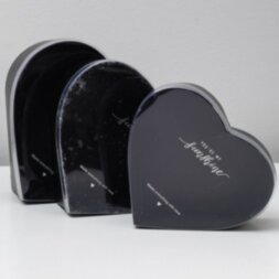 Коробка-сердце, чёрный с пласт крышкой , 25 х 23 х 9,5 см