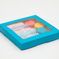 Коробка картонная, с окном, голубая, 21 х 21 х 3 см