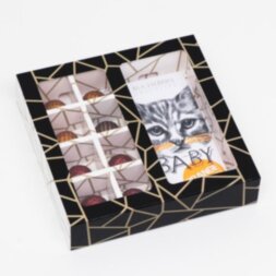 Коробка под 8 конфет + шоколад, с окном, геометрия, черно-белая, 17,7 х 17,85 х 3,85 см